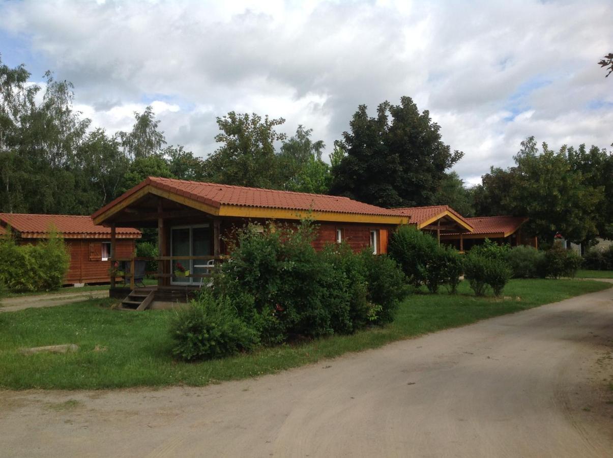 Camping Le Pont D'Allagnon Lempdes sur Allagnon Exterior foto